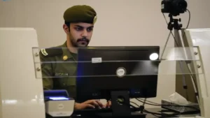 إلغاء هوية الزائر والمقيم في السعودية: تحول جذري يعيد تعريف الإقامة والإدارة المدنية